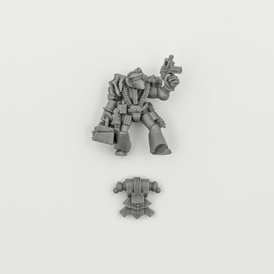 Space Marine Techmarine with Tool Box 1991